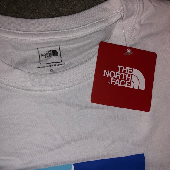The North Face White Graphic T-Shirt - Picture 3 of 3